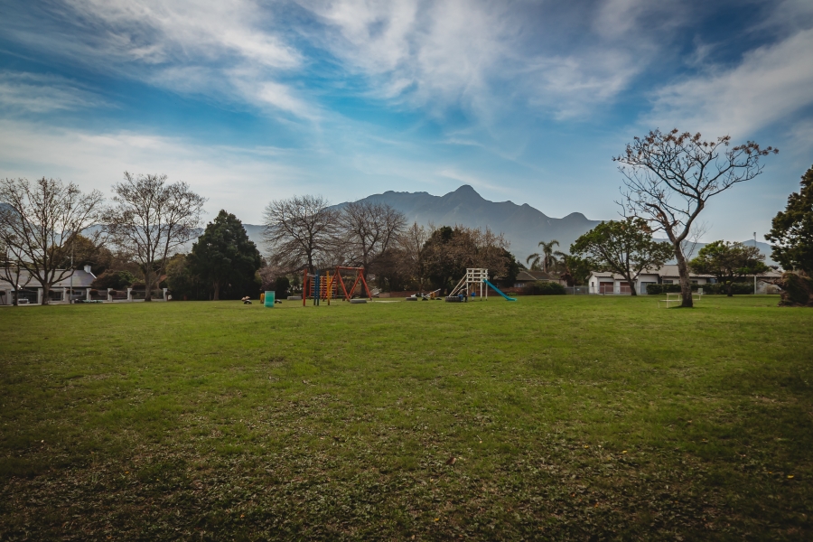 5 Bedroom Property for Sale in Dormehls Drift Western Cape